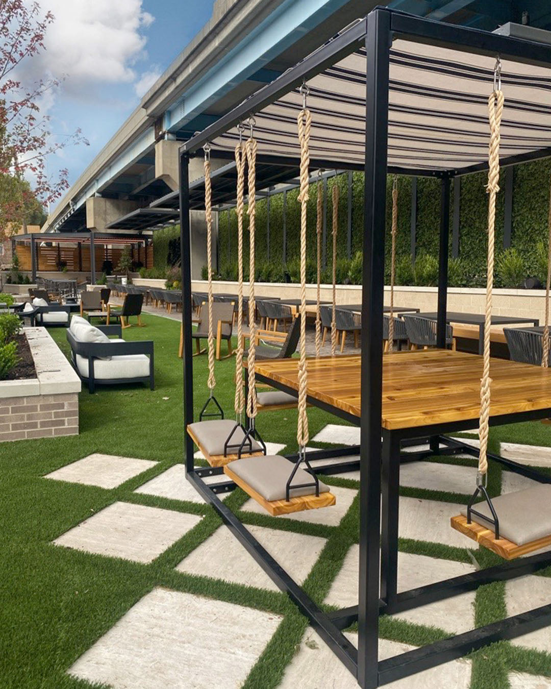 Outdoor 8 seat swing table black frame