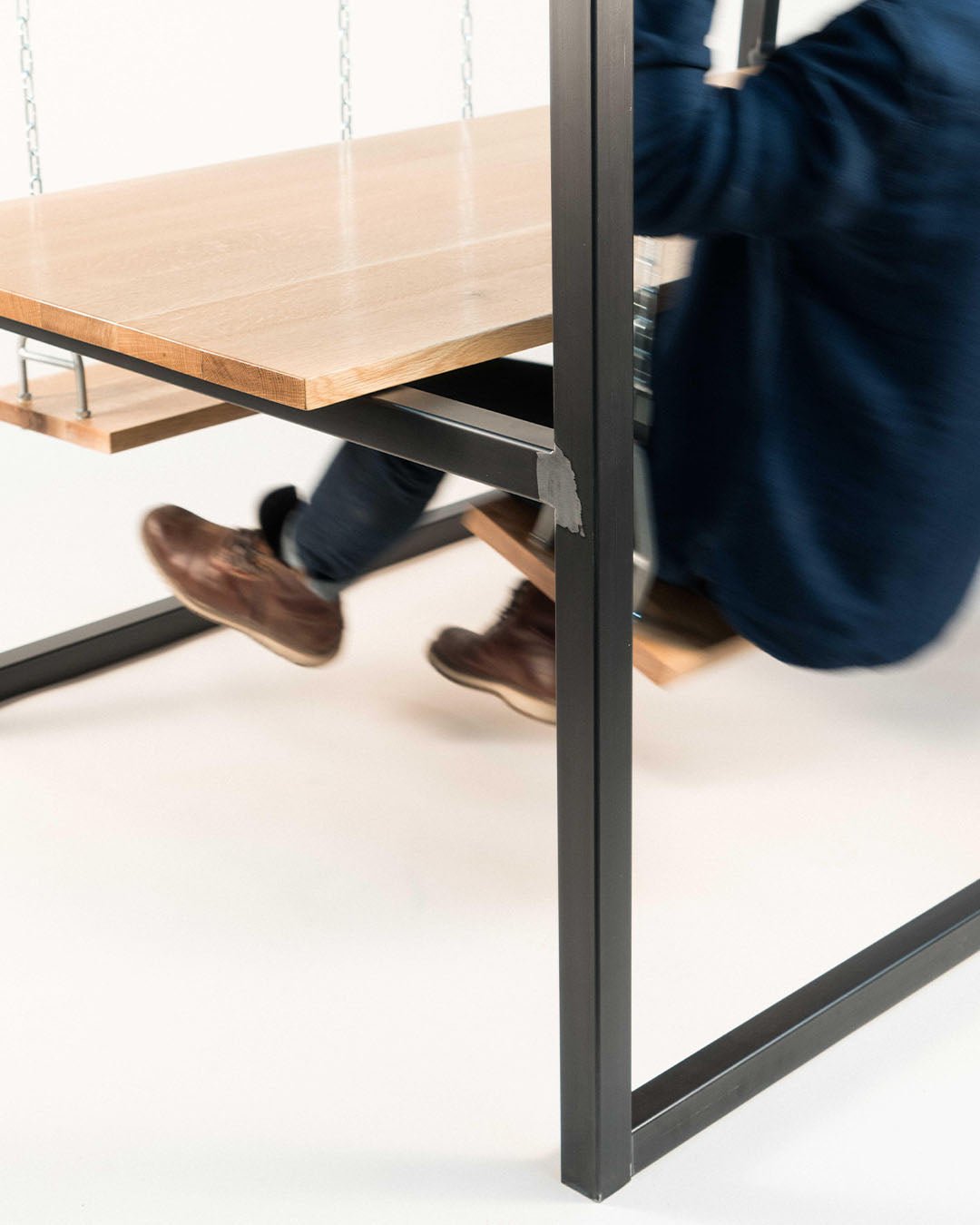 2-Seater SwingTable | Indoor with Cedar Wood Table
