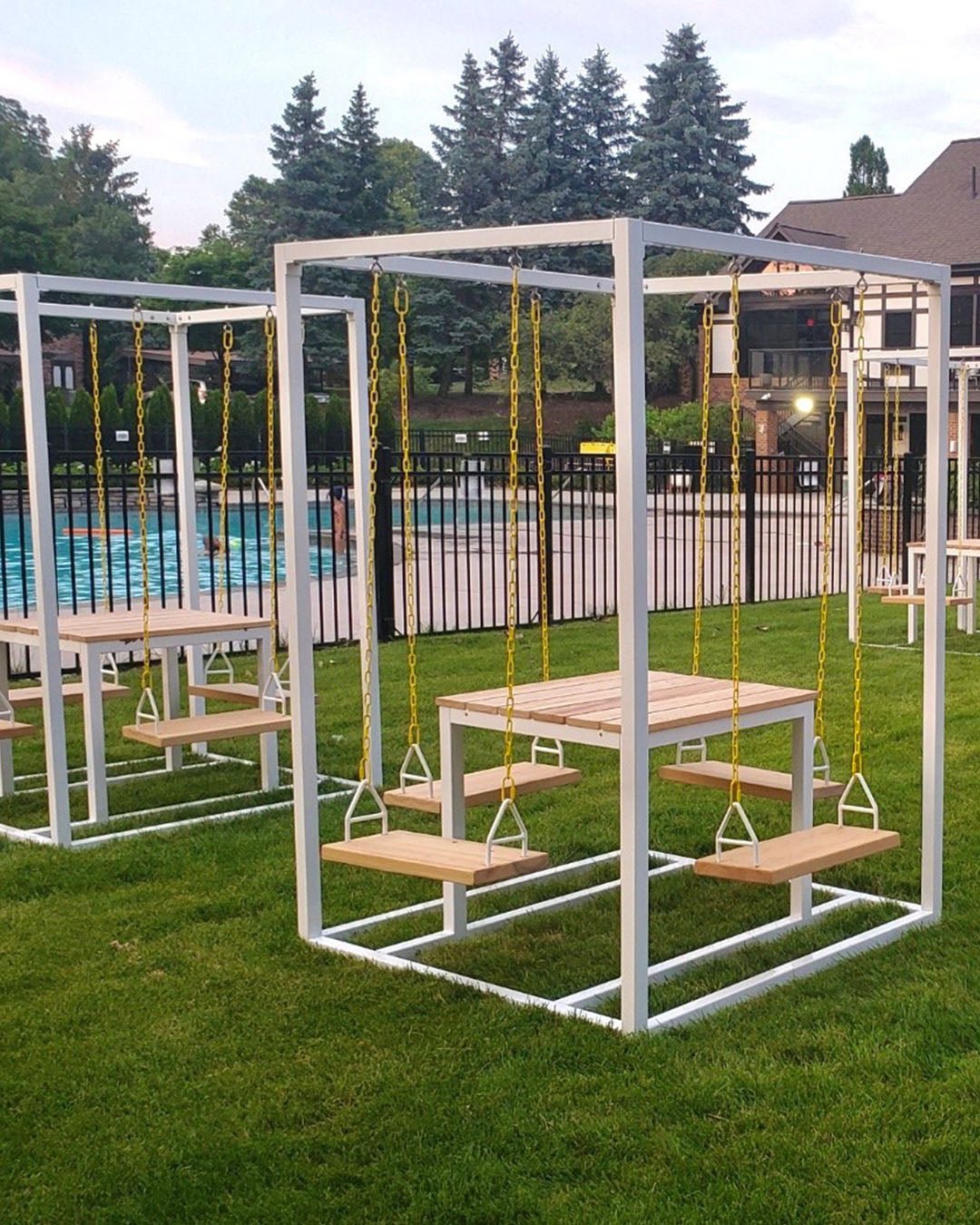 4-Seater SwingTable | Hand-Crafted Swing Table - SwingTables