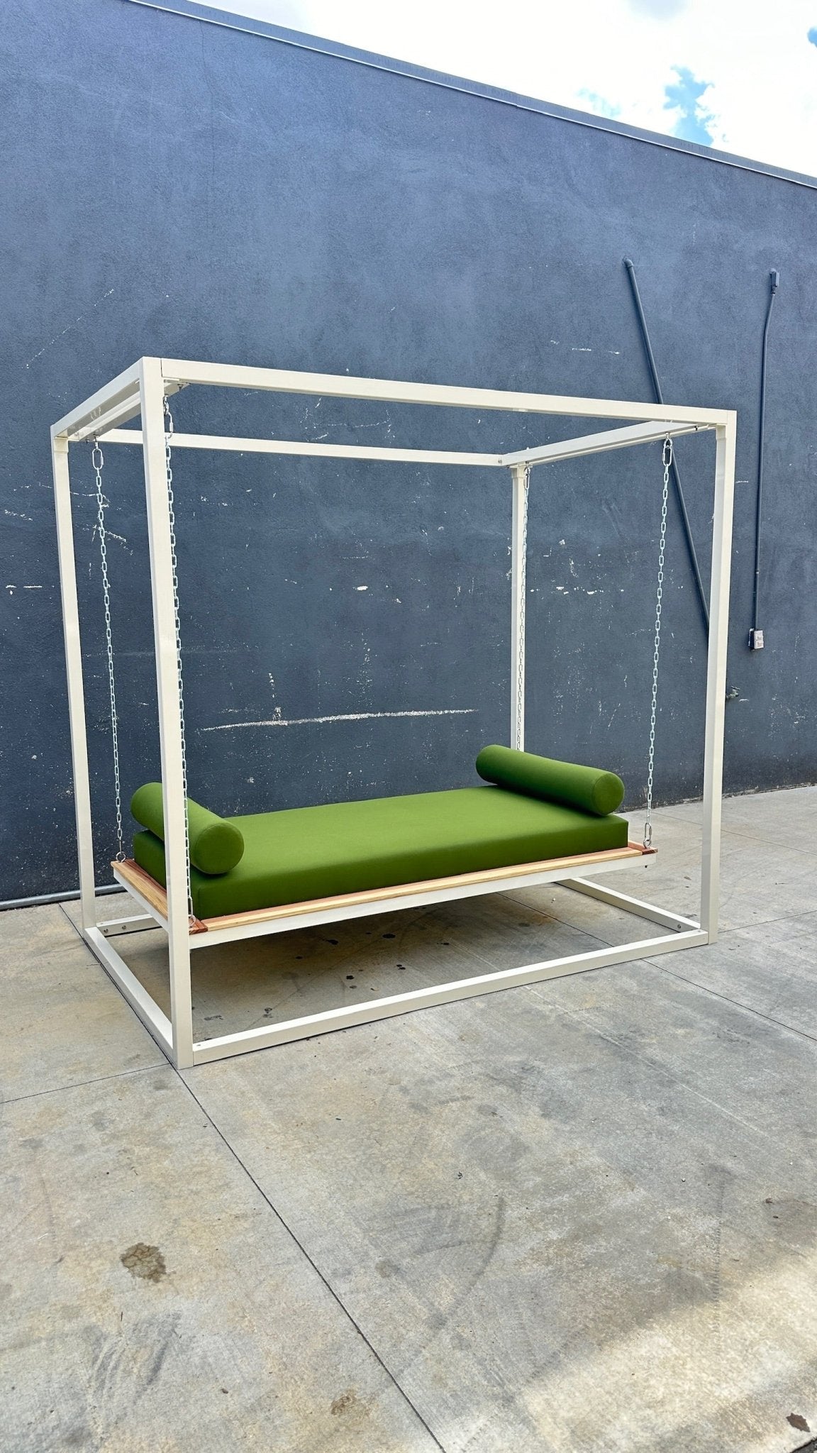 Single SwingBed | Hand-Crafted Hanging Daybed for One - SwingTables
