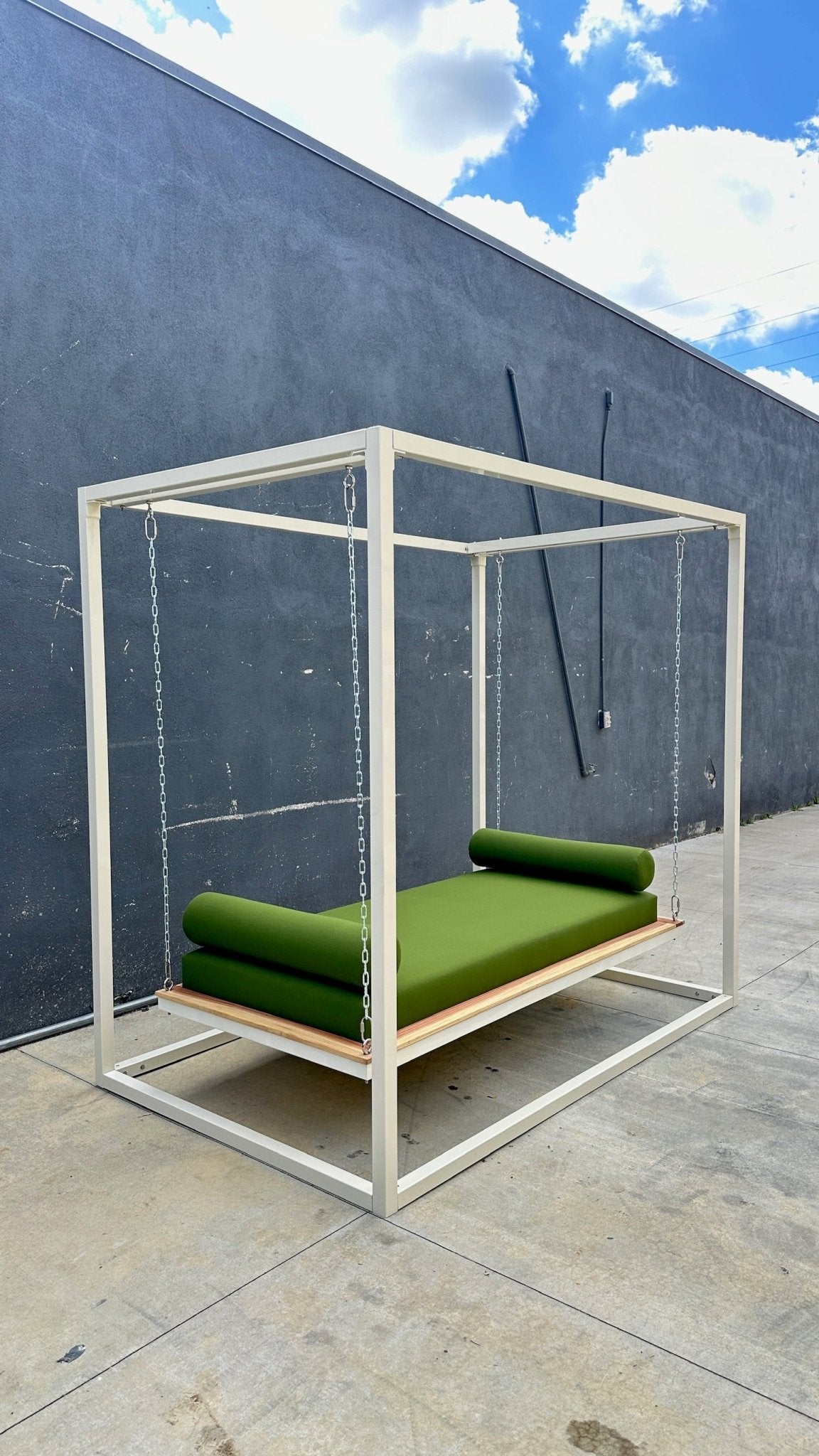 Single SwingBed | Hand-Crafted Hanging Daybed for One - SwingTables